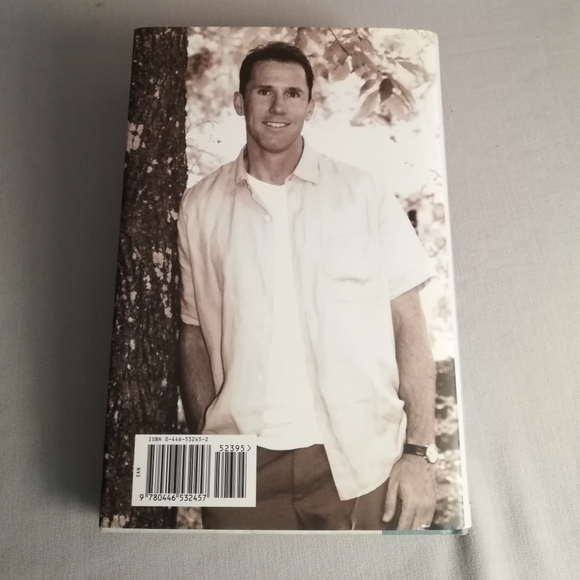 The Wedding by Nicholas Sparks - Picture 2 of 6